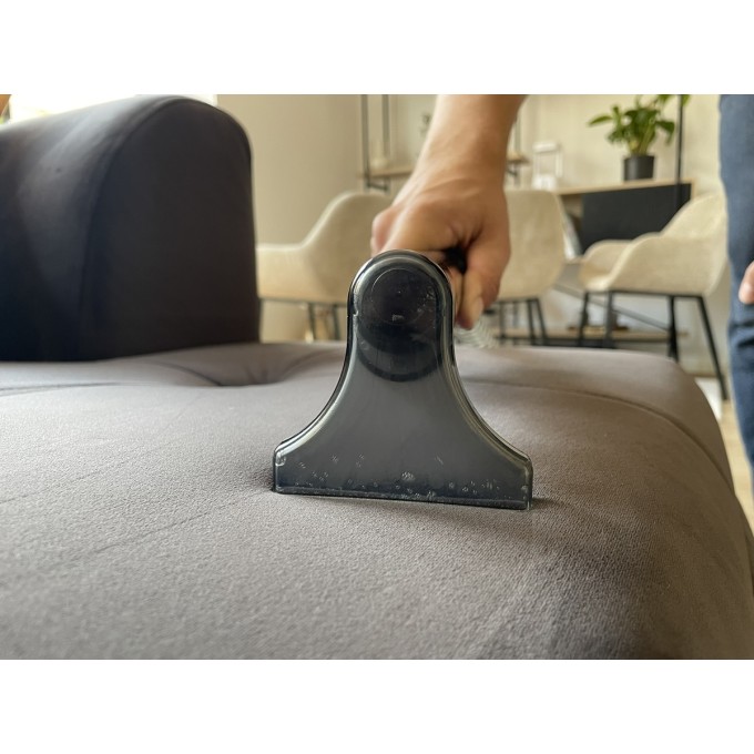 Aspirator pentru tapițerii și scaune auto AERIUM R1600 Clean Professional Aspirator pentru tapițerii și scaune auto AERIUM R1600 Clean Professional
